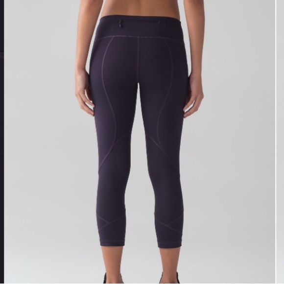 Lululemon Pace Rival Crop (22")
Black Grape - Picture 1 of 5